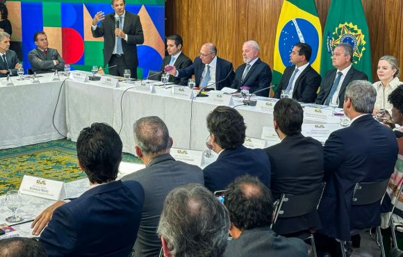 Lula entrega projeto de isenção de IR para quem ganha até R$ 5 mil